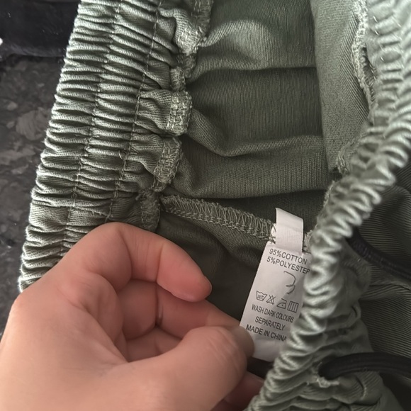 Women’s Green Cargo Pants Size S - Elastic Waist - Casual Utility Style - Picture 11 of 12